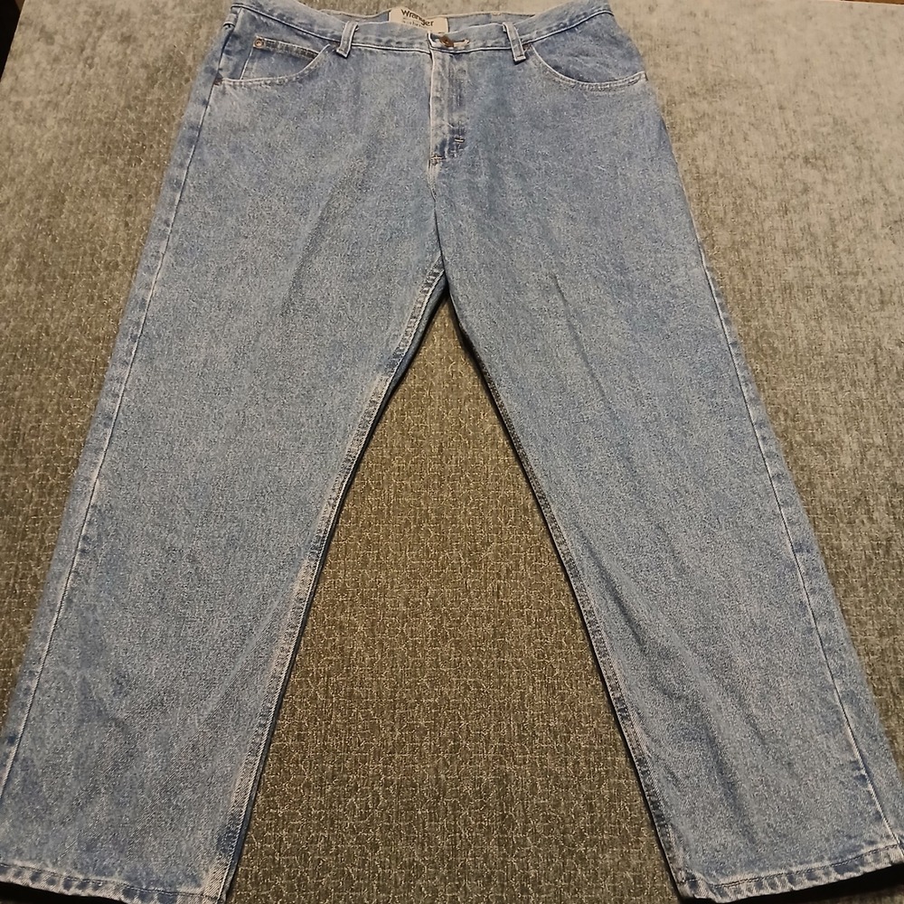 Wrangler Authentics Mens Relaxed Fit Light Wash Blue Denim Jeans 38x29 10ZM200SW